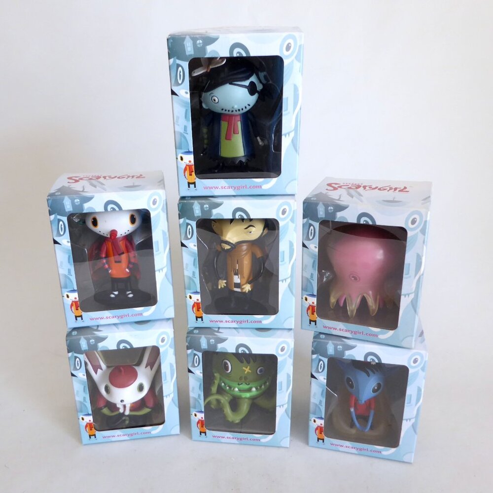RARE NEW 2004 3” SCARY GIRL DESIGNER URBAN ART VINYL FIGURES LOT OF 7